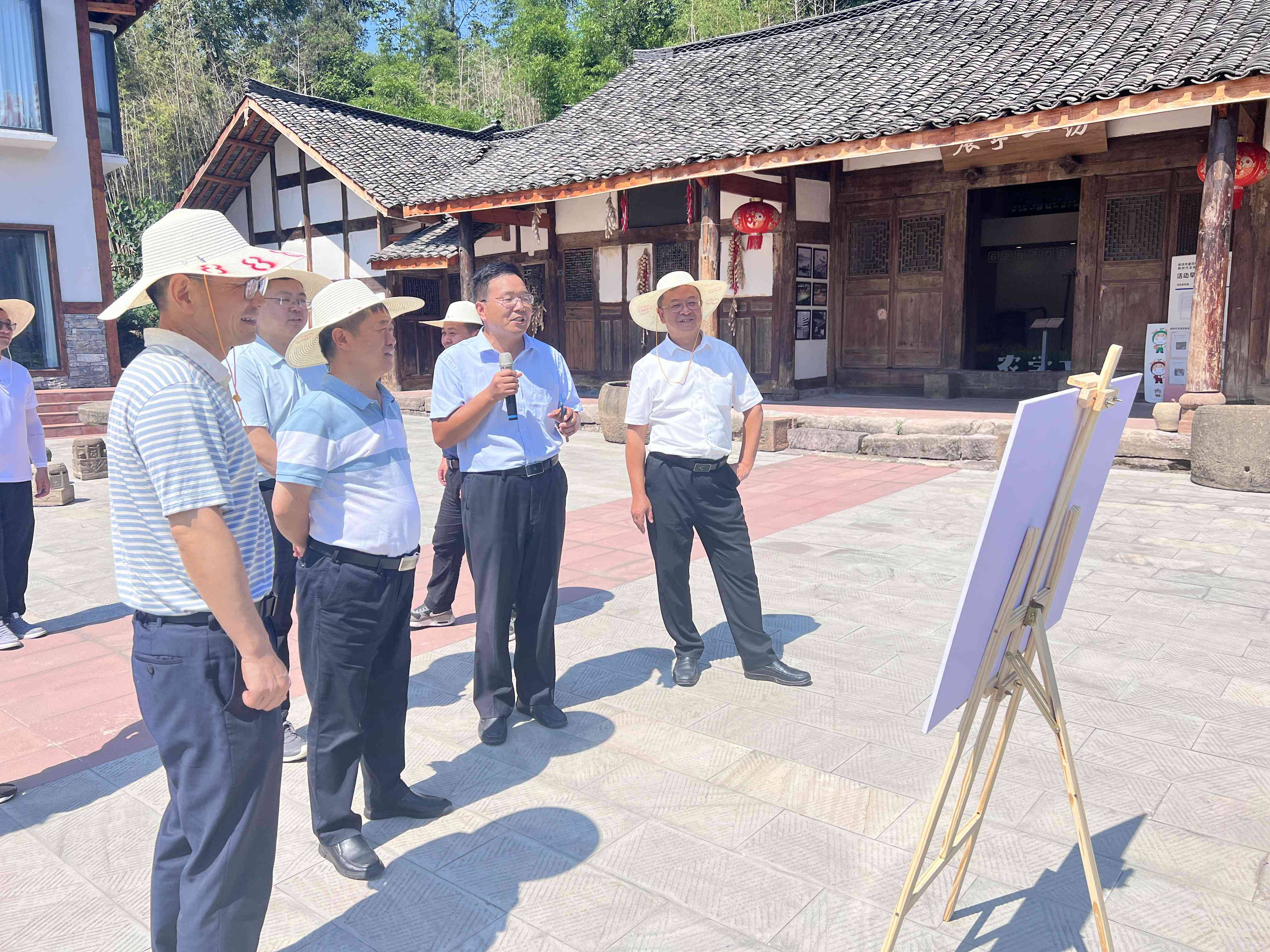 徐斌到射洪市调研四川种业集团“天府粮仓”基地建设3(1)(1).jpg