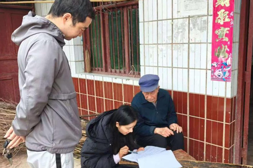 南充川北公司驻塘湾村帮扶工作队开展脱贫户和监测户集中走访行动